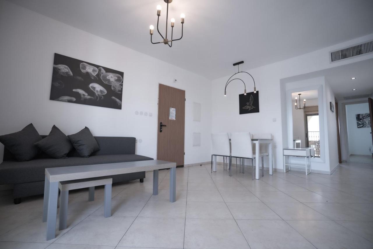 Hoshen 38 By Sun And View Eilat